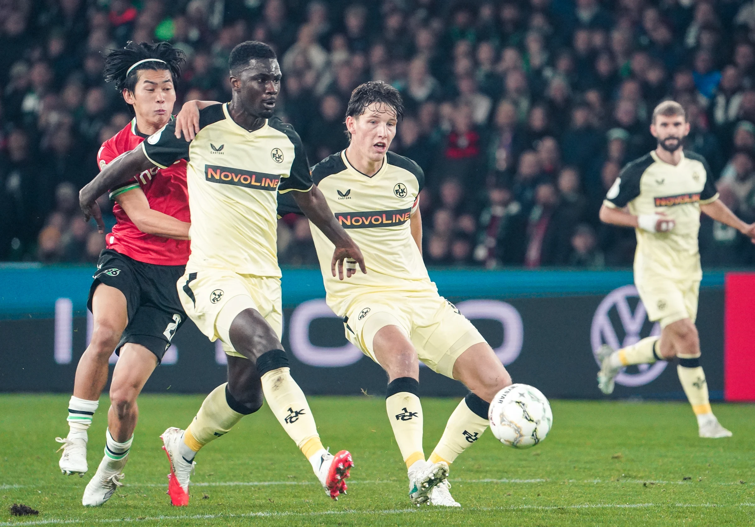 Hannover 96 vs 1. FC Kaiserslautern, photograph 11, Heinz von Heiden Arena