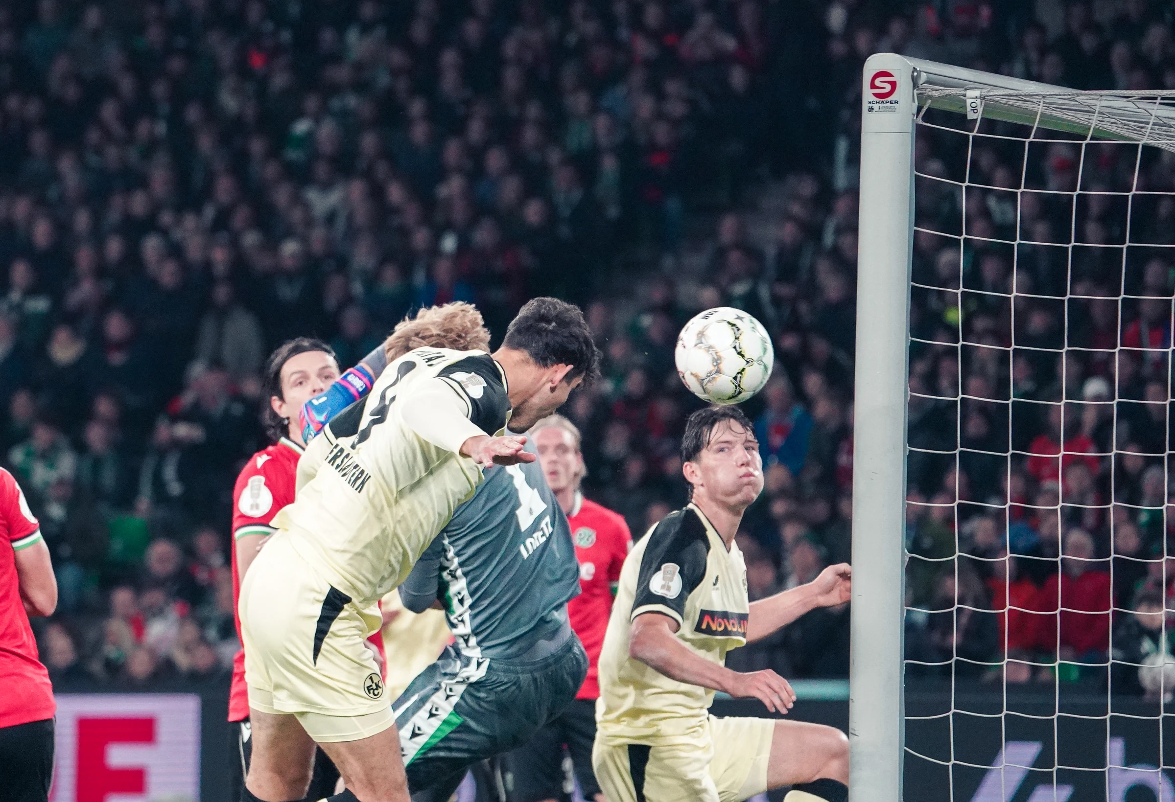 Hannover 96 vs 1. FC Kaiserslautern, photograph 19, Heinz von Heiden Arena
