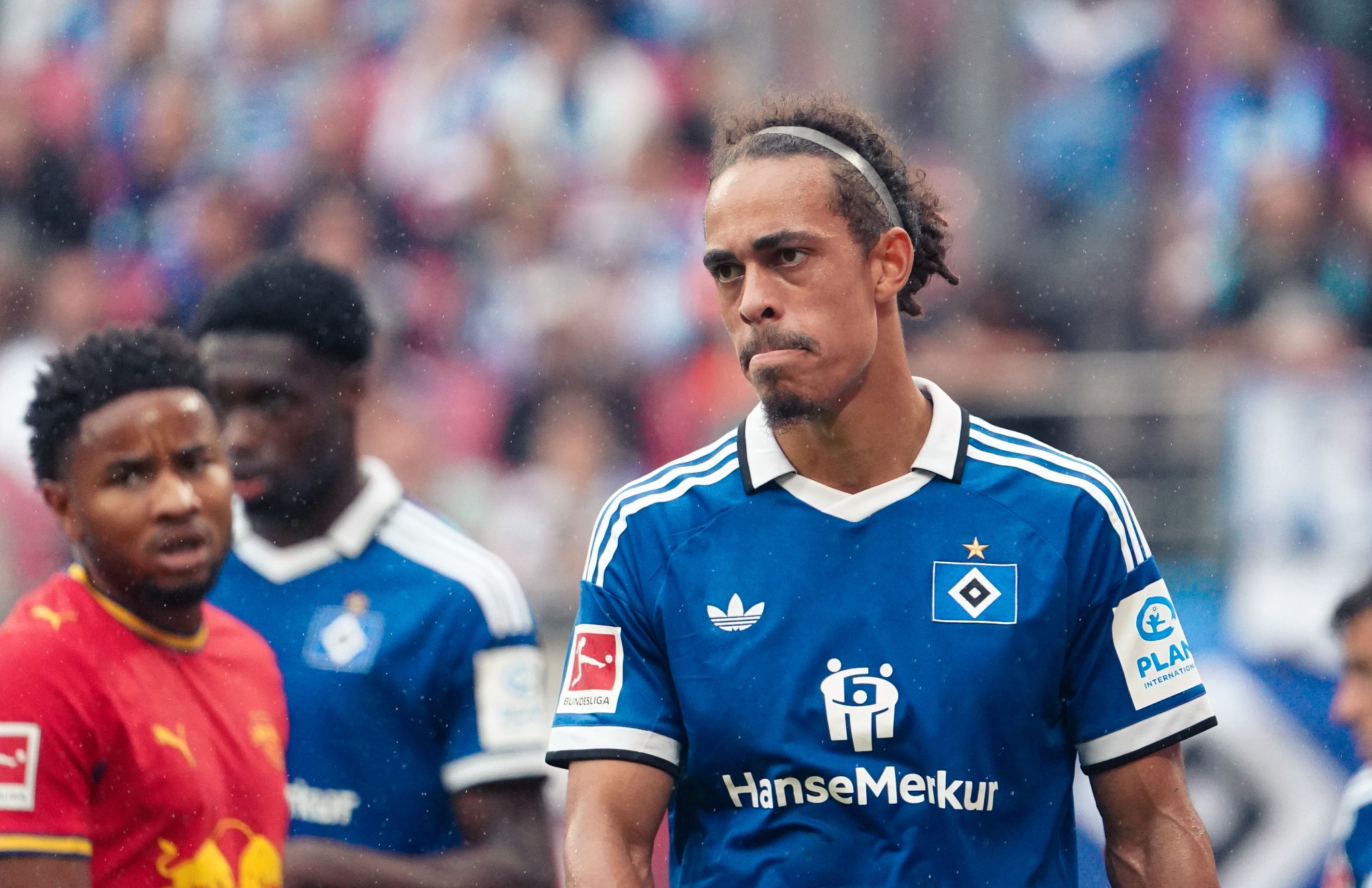 A Hamburger SV player reacts during the Bundesliga defeat at RB Leipzig.